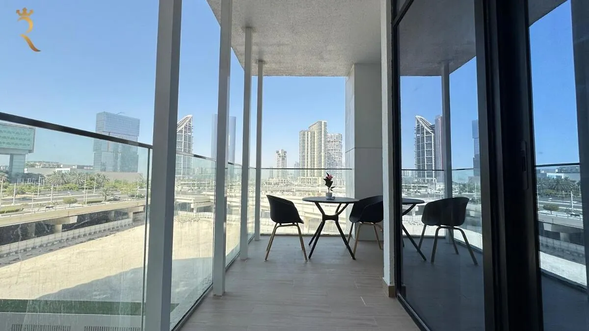 Daire Comfortable 1Br Retreat With Balcony Vista 2 Abu Dabi