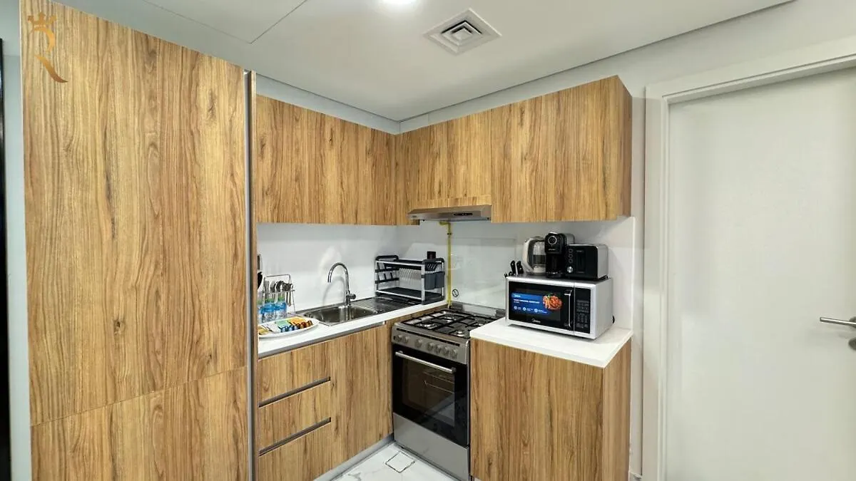 Daire Comfortable 1Br Retreat With Balcony Vista 2 Abu Dabi
