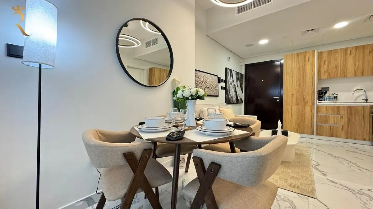 Daire Comfortable 1Br Retreat With Balcony Vista 2 Abu Dabi