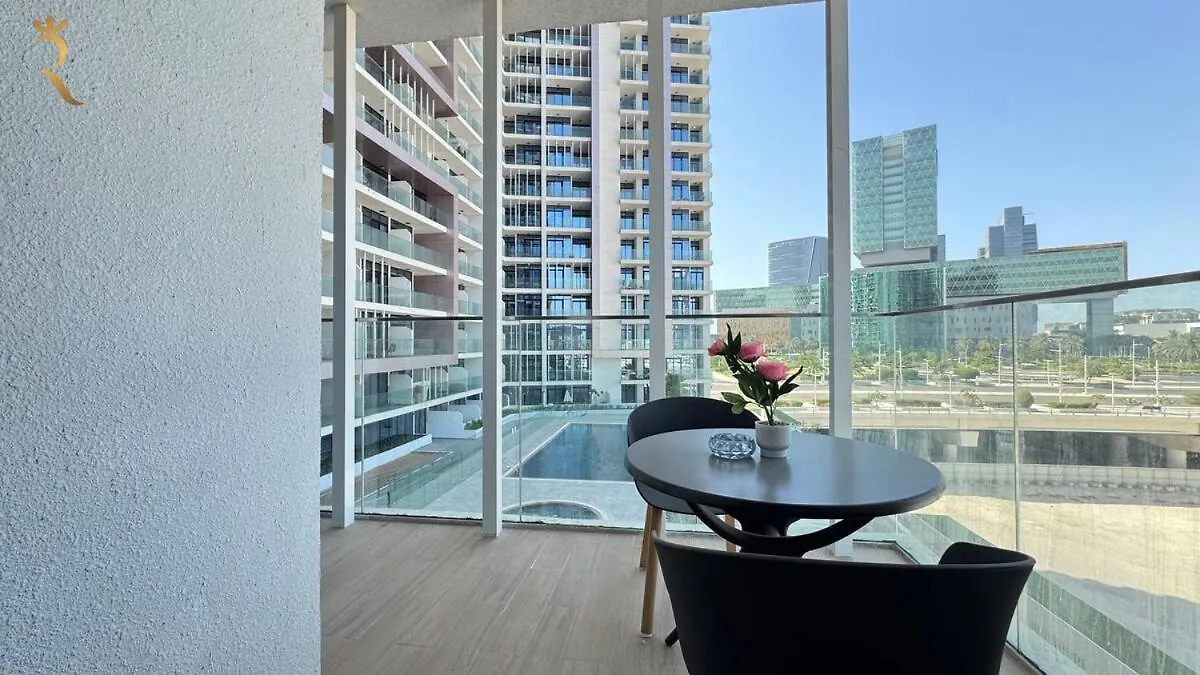 Comfortable 1Br Retreat With Balcony Vista 2 Abu Dabi